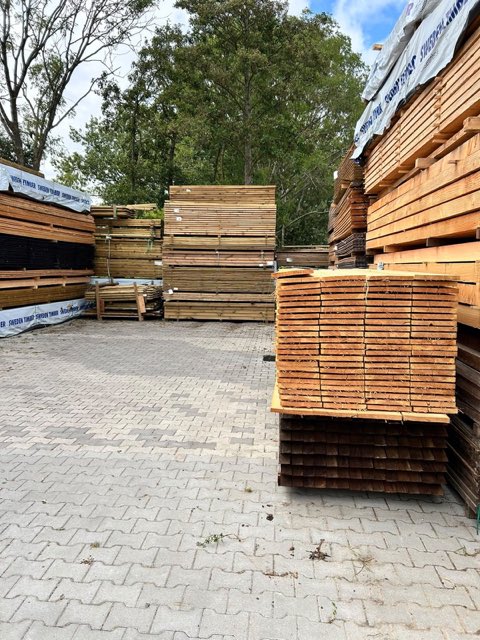Schuttingdelen en tuinhout